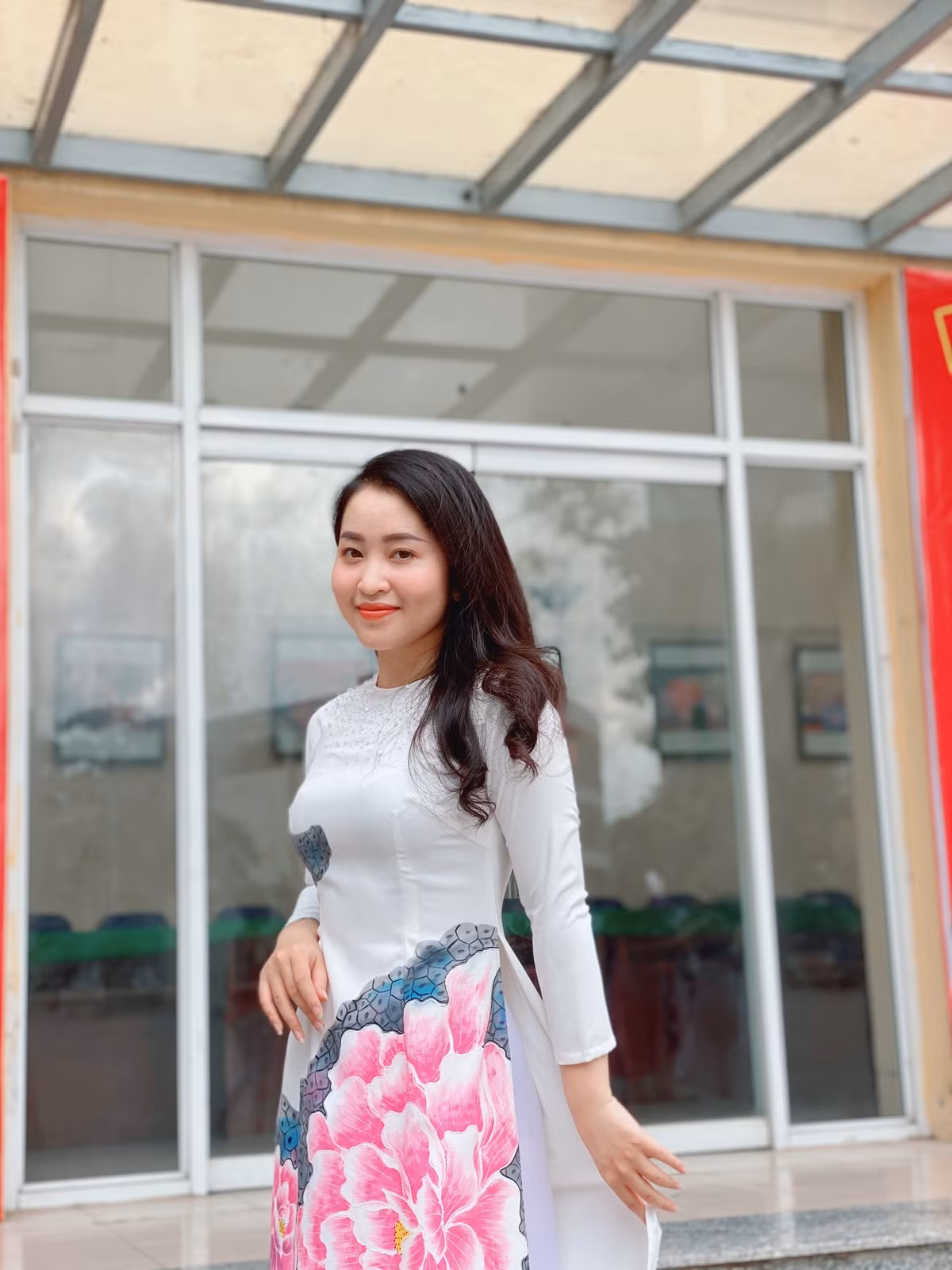 "Mỗi giảng viên sẽ phải là một người bạn đồng hành với các em trong cả học tập lẫn cuộc sống ngoài đời" - cô giáo Việt Chinh tâm sự.