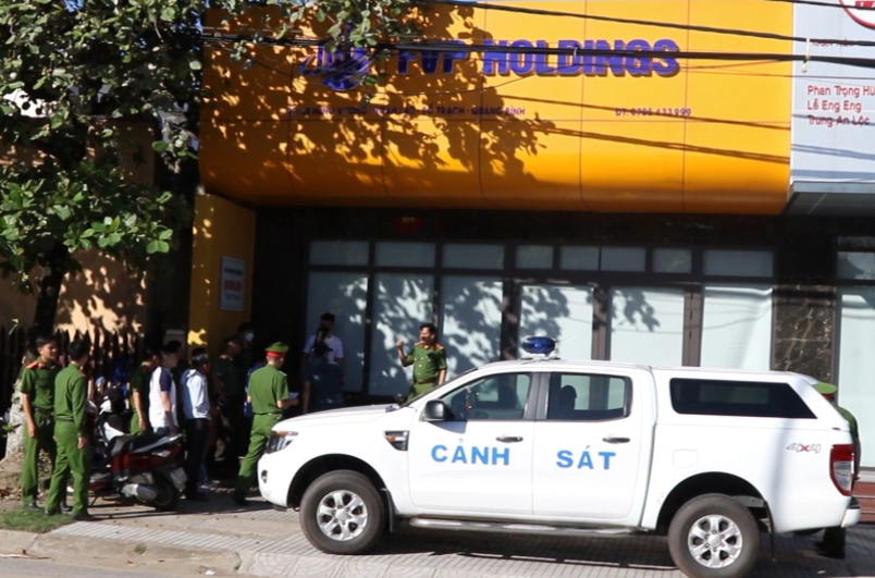 Ham lai suat cao, hang tram nguoi mat tien ty vi san tien ao