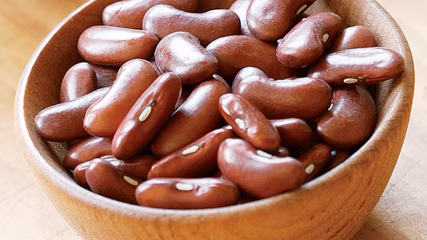 Chất xơ trong các loại đậu đóng vai trò tích cực trong việc điều chỉnh sự phát triển của tế bào trong ruột kết, có thể giúp giảm nguy cơ phát triển ung thư ruột kết. Ảnh: FC.