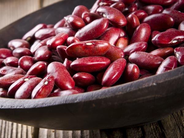 Vào ngày lễ Thất tịch mùng 7/7 Âm lịch, nhiều người thường ăn món chè đậu đỏ. Theo truyền thuyết, nếu người đang độc thân ăn đậu đỏ vào ngày lễ Thất tịch thì sẽ sớm tìm được ý trung nhân. Còn những người đã có đôi ăn đậu đỏ vào ngày này, tình yêu sẽ bền chặt, bên nhau cả đời. Ảnh: Boldsky.