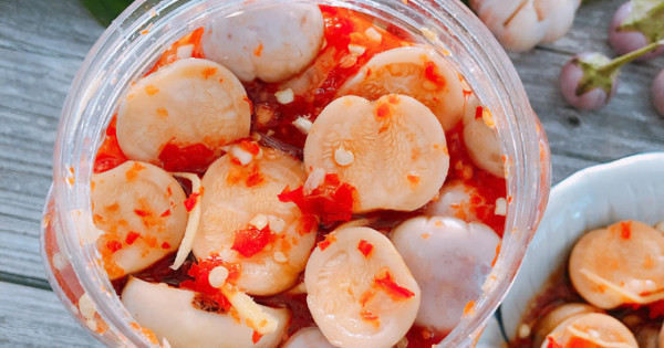 - Trị mụt nhọt, côn trùng đốt chống sưng, cầm đau nhức và không làm mủ: Cà pháo tươi giã nát, cho vào một ít đường đắp vào vết thương.