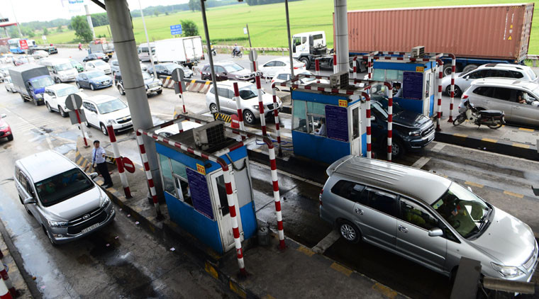 QL51 vốn rộng với nhiều làn xe đã trở nên quá tải với lượng xe cộ đổ về nghỉ lễ tăng đột biến.