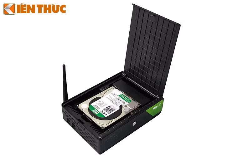 Cơ cấu tháo lắp ổ cứng dễ dàng và tiện lợi.