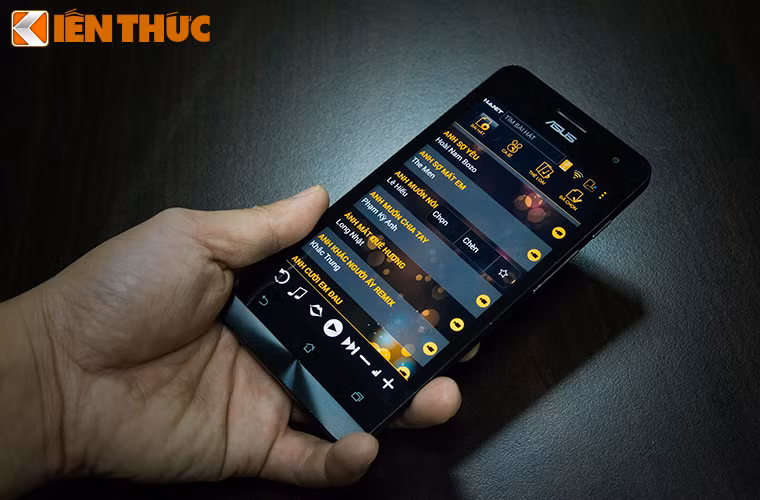 Ứng dụng được thiết kế với giao diện trực quan và phù hợp với phong cách karaoke của người Việt.