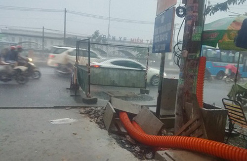 Hiện trường nơi người đàn ông gặp nạn tử vong do lọt hố ga không nắp đậy.