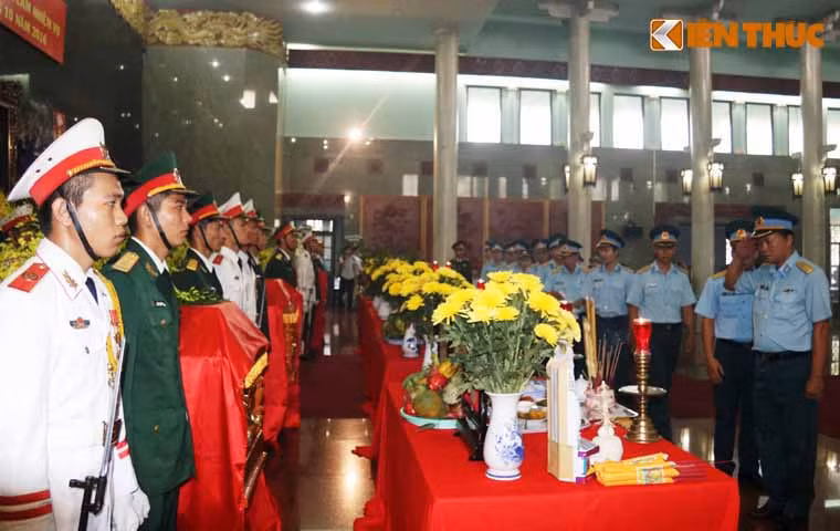 Lễ viếng các phi công từ 7h ngày 21/10, lễ truy điệu và lễ hoả táng sẽ được tiến hành vào 10h sáng cùng ngày. Hài cốt của các Anh sẽ được đưa về an táng tại Nghĩa trang Liệt sĩ các địa phương. Bộ Quốc phòng cũng đã đề nghị Thủ tướng Chính phủ quyết định công nhận Liệt sĩ cho 3 sĩ quan phi công hy sinh khi làm nhiệm vụ.