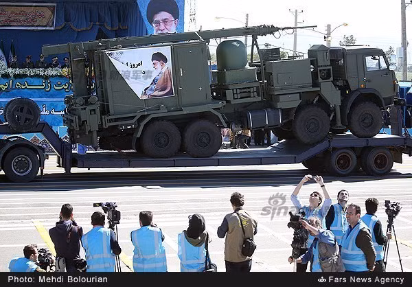 Phương tiện được cho là xe chỉ huy của tổ hợp tên lửa S-300.