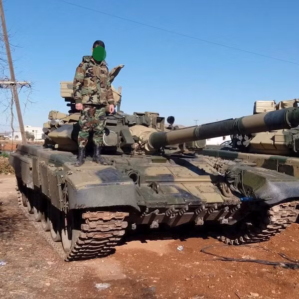 Loại xe tăng chủ lực hiện đại này thường xuyên hiện diện tại khu vực Aleppo. Việc để lọt vào tay phiến quân cỗ xe tăng hiện đại hàng đầu thế giới này là tổn thất vô cùng to lớn với công nghiệp quốc phòng Nga.