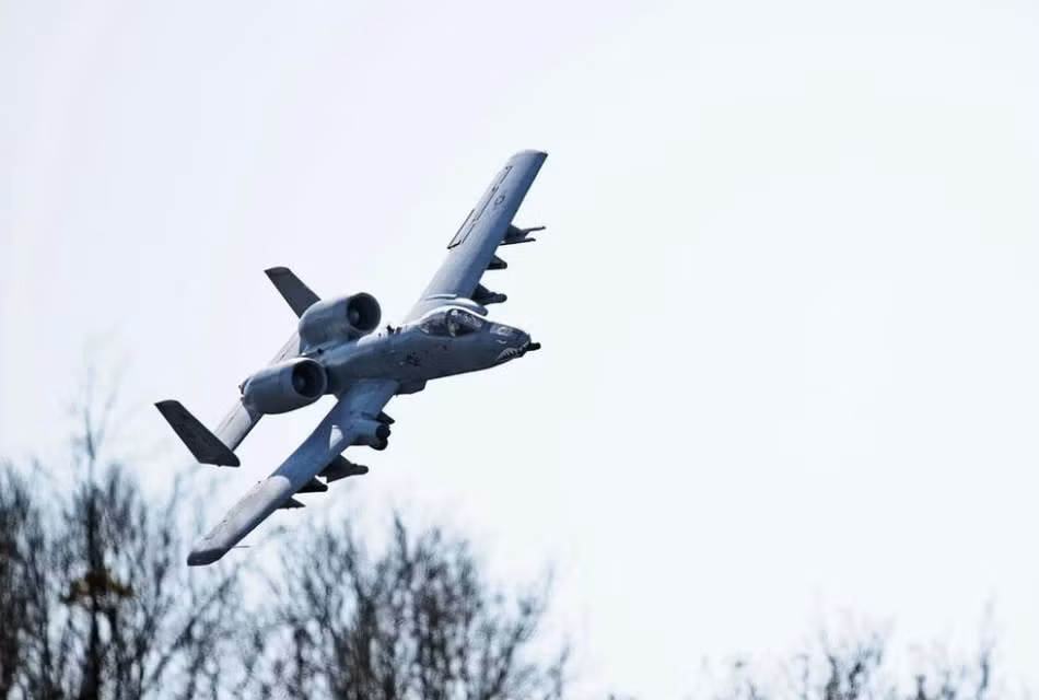 Hữu hiệu trong các cuộc không kích mục tiêu kiên cố trên các hòn đảo nhỏ, tất nhiên nên có yểm trợ từ không quân tiêm kích.