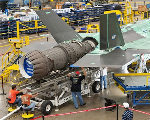 Điều này có nghĩa là thời điểm cuối cùng những linh kiện và bộ phận của F-35 do Thổ Nhĩ Kỳ sản xuất chỉ được sử dụng đến hết tháng 3/2020. Sau đó, những linh kiện này sẽ được thay thế bằng nguồn cung cấp khác. Thông báo của Mỹ đã khiến nhiều người bất ngờ bởi trước đó, chính nhà sản xuất F-35 đã phải thừa nhận, việc loại bỏ những liên quan của Ankara trong việc sản xuất F-35 nhanh nhất cũng phải kết thúc vào cuối năm 2020.