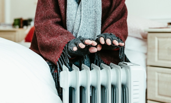 Trời lạnh bật máy sưởi, cặp vợ chồng bỏ mạng oan vì điều này Troi lanh bat may suoi, cap vo chong bo mang oan vi dieu nay