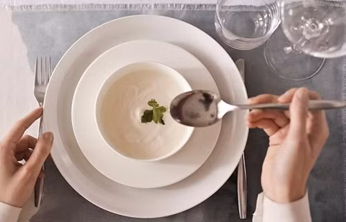 Me chong lam dieu nay khi an com, nang dau soc muon ly hon