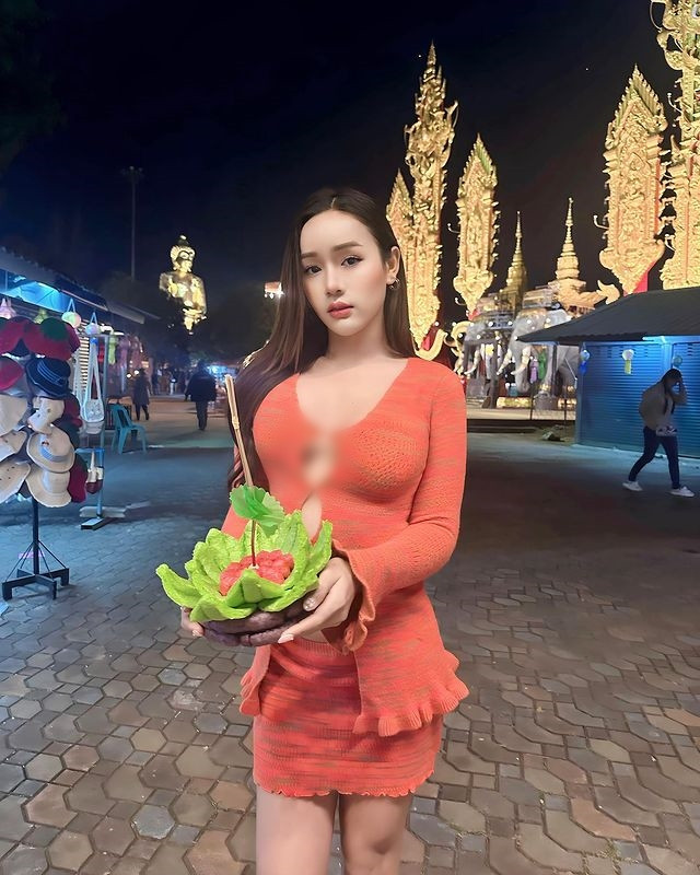 Mỗi bức ảnh của cô nàng nhận được hàng chục ngàn đến hàng trăm ngàn lượt yêu thích, chia sẻ.