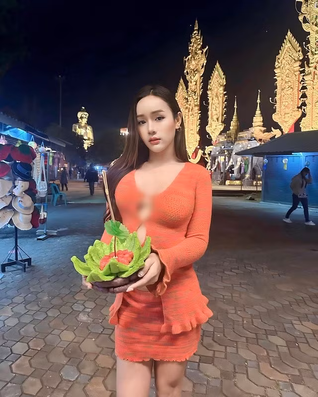 Mỗi bức ảnh của cô nàng nhận được hàng chục ngàn đến hàng trăm ngàn lượt yêu thích, chia sẻ.