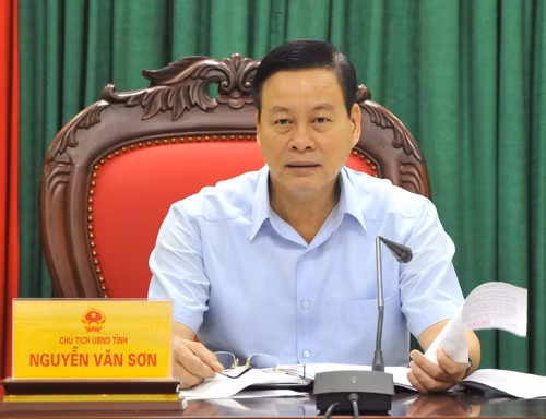 Ông Nguyễn Văn Sơn, Phó Bí thư Tỉnh ủy, Chủ tịch UBND tỉnh Hà Giang nhiệm kỳ 2021-2026. Ông Sơn sinh năm 1964, quê ở Hà Nội. Trình độ lý luận chính trị: Cử nhân. Trình độ chuyên môn: Tiến sĩ Kinh tế. 