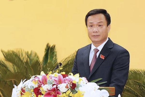 Ông Triệu Thế Hùng, Phó Bí thư Tỉnh ủy, Chủ tịch UBND tỉnh Hải Dương nhiệm kỳ 2021-2026. Ông Hùng sinh năm 1971, quê ở Hà Nội. Trình độ lý luận chính trị: Cao cấp. Trình độ chuyên môn: Tiến sĩ văn hóa học, cử nhân Sư phạm văn hóa nghệ thuật. 