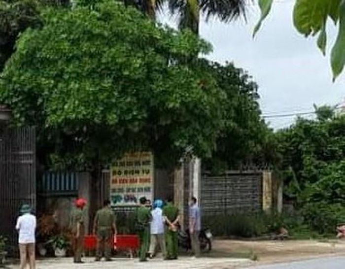  Phát hiện thi thể người đàn ông trong căn nhà khóa cửa: Sáng 8/7, người dân trú xóm Tân Yên (xã Tân Phú, huyện Tân Kỳ, Nghệ An) ngửi thấy mùi hôi thối nồng nặc nên đi kiểm tra. Khi xác định mùi hôi bốc ra từ nhà ông N.N.C (SN 1970) mọi người đã phá cửa vào kiểm tra. Khi mọi người vào trong thì tá hỏa nhìn thấy ông C. đã tử vong cạnh giường ngủ.