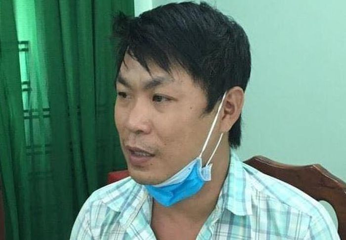  Lẻn vào khu cách ly chém người vì một con chó: Ông Nguyễn Thanh Hiếu (41 tuổi, ngụ TP Thủ Dầu Một, Bình Dương) thấy con chó ở một tiệm tạp hóa gần nhà giống con chó của mình nên bắt về. Cho rằng ông Hiếu bắt chó của mình, Nguyễn Văn Đệ (34 tuổi, ngụ địa phương) đến gặp người này để đòi nhưng không được. Đệ cùng đồng bọn mang hung khí xông vào nhà ông Hiếu đuổi chém, khiến ông Hiếu cùng 3 người khác bị thương. Được biết, hiện trường nằm trong vùng phong tỏa liên quan đến các ca mắc COVID-19. Ngày 9/7, Đệ bị Công an Bình Dương tạm giữ để điều tra.