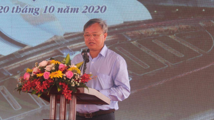 Trước khi được bầu làm Chủ tịch UBND tỉnh Đồng Nai nhiệm kỳ 2016 - 2021, ông Cao Tiến Dũng đã trải qua nhiều vị trí công tác như: Phó Chủ tịch UBND huyện Cẩm Mỹ, Giám đốc Sở Kế hoạch và Đầu tư Đồng Nai, Bí thư Huyện ủy Long Thành.