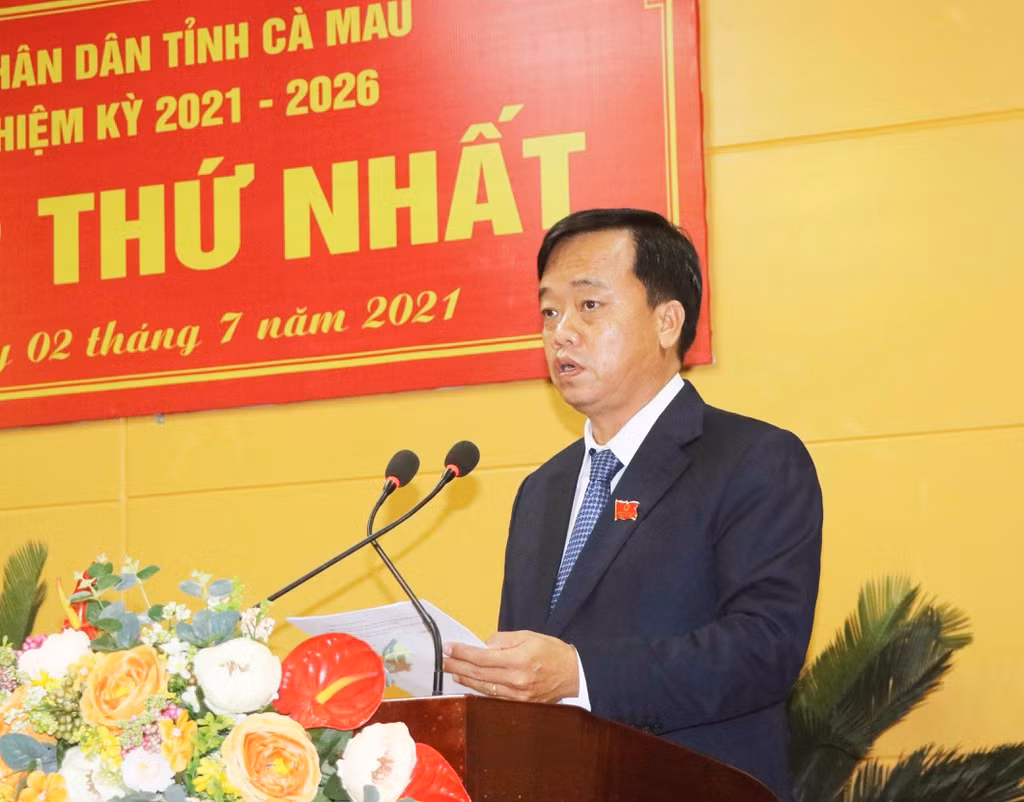 Các đại biểu đã bầu ông Huỳnh Quốc Việt (SN 1976) - Ủy viên dự khuyết Ban chấp hành Trung ương Đảng khóa XIII, Phó Bí thư Thường trực Tỉnh ủy, giữ chức Chủ tịch UBND tỉnh khóa X, với tỉ lệ 100% phiếu bầu.