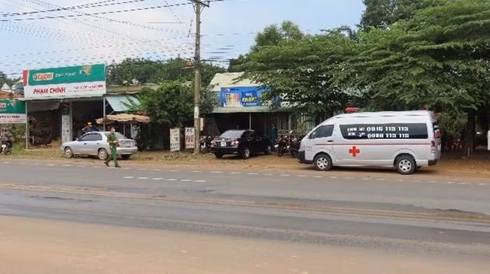  Nam thanh niên tử vong quán cà phê võng: Ngày 4/7, Công an huyện Đồng Phú (Bình Phước) cho biết, anh N.Q.D. (29 tuổi, ngụ huyện Phú Riềng) cùng bạn đến tiệm xe máy trên đường Quốc lộ 14, đoạn qua ấp 1, xã Đồng Tiến, huyện Đồng Phú để sửa xe. Sau đó, anh D. qua quán cà phê võng gần đó nằm nghỉ. Khoảng 20 phút sau, bạn anh D. qua gọi thì tá hỏa D. đã tử vong.