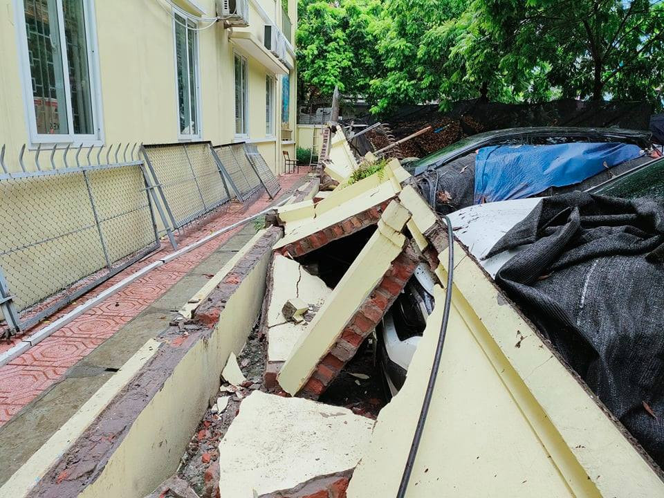 Tại Hà Nội, khu vực duy trì trạng thái mưa dông trong hôm nay (8/7). Một số cơn mưa lớn có thể xuất hiện bất chợt trong ngày.