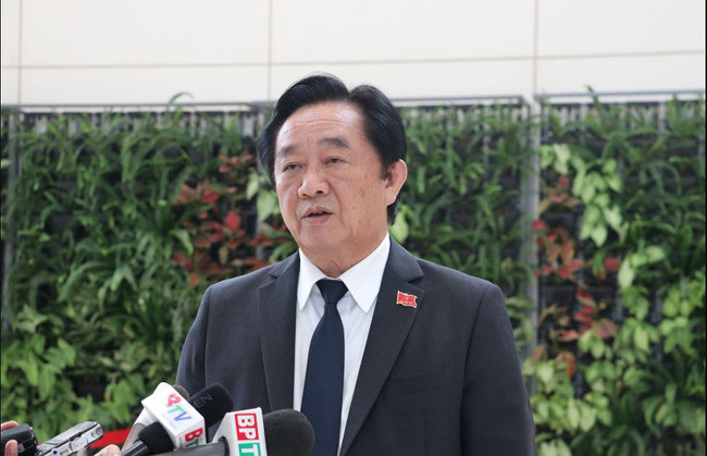 Theo đánh giá, trong quá trình thực hiện nhiệm vụ Chủ tịch UBND tỉnh Bình Dương, ông Nguyễn Hoàng Thao đã thể hiện tinh thần trách nhiệm cao, quyết liệt và cải tiến trong công tác lãnh đạo, điều hành, góp phần đưa tỉnh Bình Dương hoàn thành “mục tiêu kép” trong phát triển kinh tế - xã hội, hoàn thành xuất sắc nhiệm vụ mà Đảng, Nhà nước và nhân dân đã tin tưởng, giao phó.