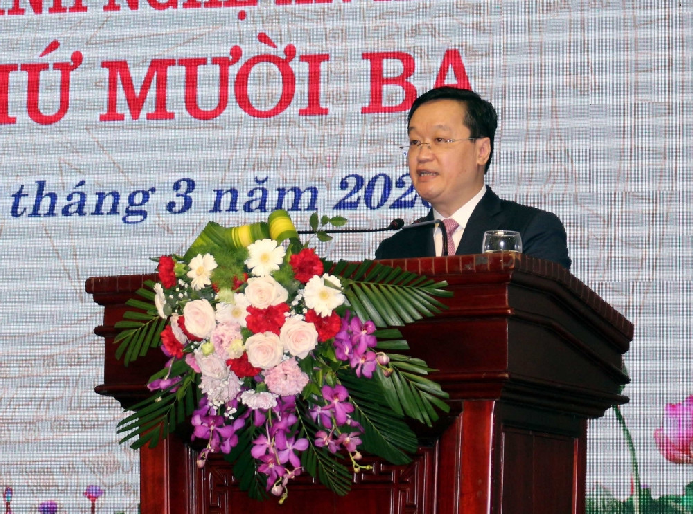 Ông Nguyễn Đức Trung sinh năm 1974, quê xã Tĩnh Hải, thị xã Nghi Sơn (Thanh Hóa), là Thạc sĩ kinh tế, trình độ lý luận chính trị: Cao cấp.