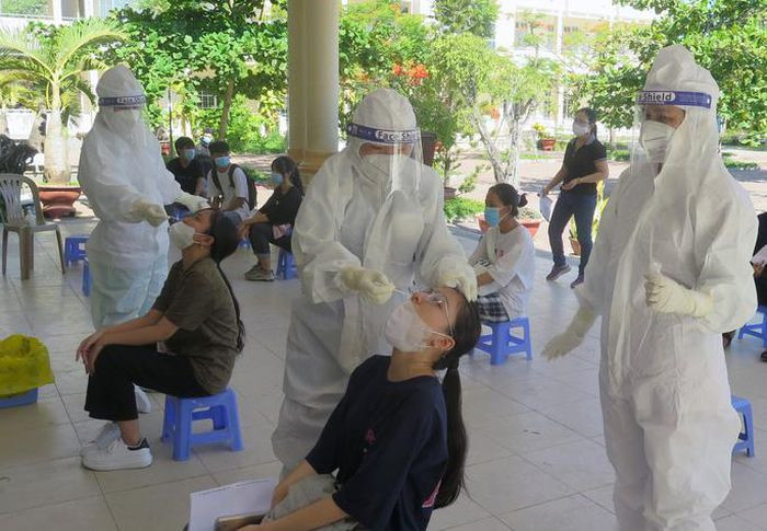 Nhiem diem truong thi tot nghiep bi huy vi lien quan den COVID-19