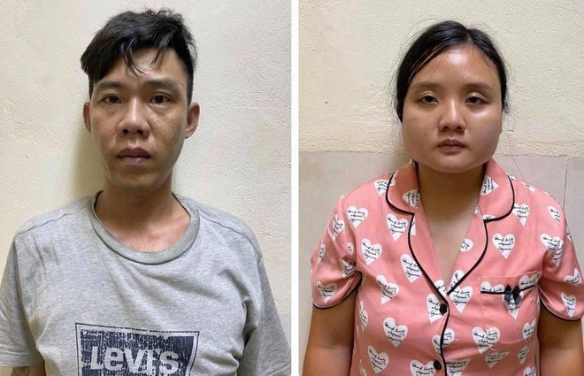  Cặp vợ chồng liều lĩnh trồng, cất giấu cần sa trong nhà: Ngày 2/7, Công an TP Hà Nội cho biết, vừa tạm giữ hình sự đối với vợ chồng Hoàng Minh Tú (SN 1986) và Đỗ Minh Phương (SN 1991), cùng trú quận Thanh Xuân, để điều tra về hành vi mua bán trái phép chất ma túy, trồng cây chứa chất ma túy. Kiểm tra bên trong ngôi nhà này, Công an phát hiện 4 chậu cây cần sa trong tủ quần áo bằng vải và 103 cành lá cần sa trong tủ quần áo bằng gỗ, cùng 1 khay kim loại chứa cần sa. 