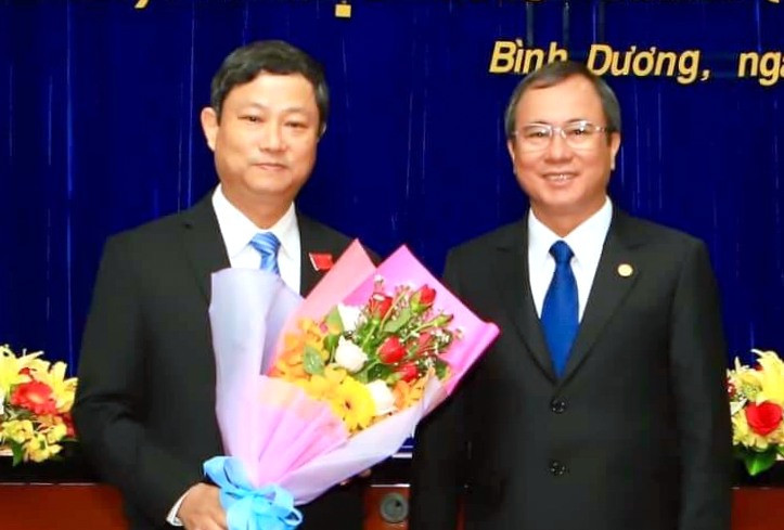 Từ tháng 7/2015 đến 2019, ông Minh là ủy viên Ban thường vụ Tỉnh ủy Bình Dương, Bí thư Thành ủy Thủ Dầu Một. 