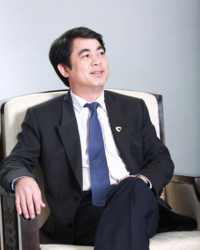 Trong thời gian này, ông đảm nhiệm các vị trí: Phó Tổng Giám đốc Ngân hàng VietinBank; Chánh văn phòng Ngân hàng nhà nước; Tổng Giám đốc Ngân hàng VietcomBank; Chủ tịch Hội đồng quản trị Ngân hàng VietcomBank. Tại Đại hội XIII của Đảng, ông Nghiêm Xuân Thành được bầu làm Ủy viên Trung ương Đảng. 