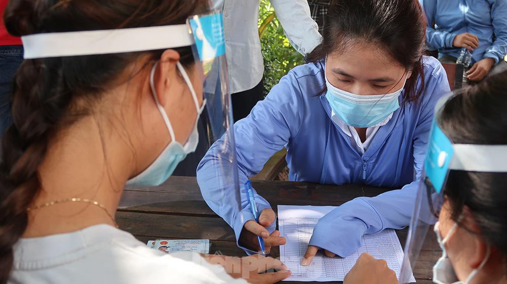 Mới đây, Cty CP Tập đoàn Nam Hà Nội cũng đã có văn bản gửi UBND quận Nam Từ Liêm về gói thầu dịch vụ công ích vệ sinh môi trường kéo dài 3 năm 10 tháng trên địa bàn quận. Qua đó, Cty CP Tập đoàn Nam Hà Nội cho biết, khối lượng phát sinh trên địa bàn rất lớn, vượt quá so với gói thầu đã ký.