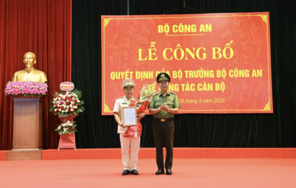 Tại buổi lễ, đại diện lãnh đạo Cục Tổ chức cán bộ đã công bố Quyết định của Bộ trưởng Bộ Công an điều động Thiếu tướng, PGS.TS Phan Xuân Tuy - Hiệu trưởng Trường Đại học ANND đến nhận công tác và giữ chức vụ Giám đốc Học viện Chính trị CAND. 