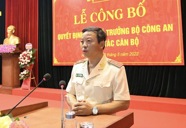 Thiếu tướng PGS.TS Phan Xuân Tuy (SN 1966, quê Nghệ An) có học hàm Phó Giáo sư, học vị Tiến sĩ, trình độ Cao cấp Lý luận chính trị.