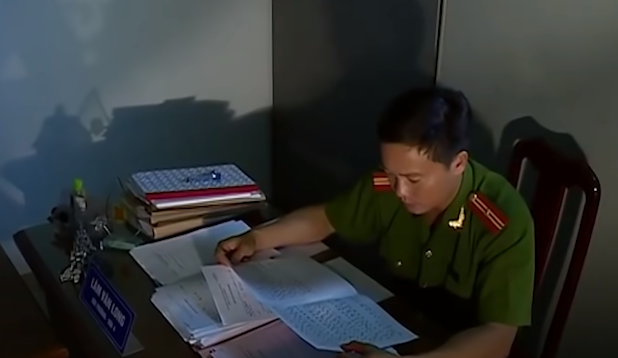 Theo lời khai của bà Hường về việc nhặt được chiếc điện thoại ngay trước cổng nhà mình có đúng hay chỉ là lời bịa đặt và việc vay mượn tiền này có liên quan đến việc mất tích của bà Hà hay không? Những câu hỏi nghi vấn của cơ quan điều tra chưa được lý giải thỏa đáng thì một vụ án đặc biệt nghiêm trọng đã xảy ra mà thủ phạm trực tiếp lại chính là bà Lê Thị Hường.