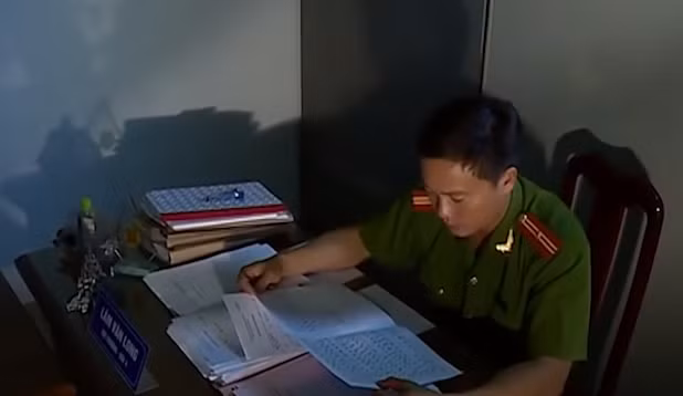 Theo lời khai của bà Hường về việc nhặt được chiếc điện thoại ngay trước cổng nhà mình có đúng hay chỉ là lời bịa đặt và việc vay mượn tiền này có liên quan đến việc mất tích của bà Hà hay không? Những câu hỏi nghi vấn của cơ quan điều tra chưa được lý giải thỏa đáng thì một vụ án đặc biệt nghiêm trọng đã xảy ra mà thủ phạm trực tiếp lại chính là bà Lê Thị Hường.