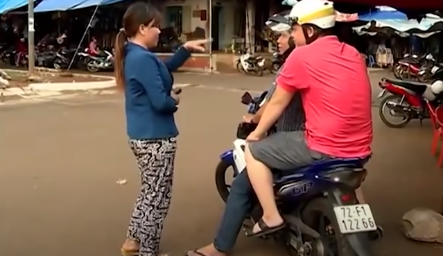 Thông tin nhanh chóng được xác minh cơ quan điều tra đã tìm ra người trả lời điện thoại sống tại địa bàn huyện Cẩm Mỹ, tỉnh Đồng Nai giáp danh với huyện Châu Đức, tỉnh Bà Rịa - Vũng Tàu. Tuy nhiên, được người này cho biết được chủ một cửa hàng bán sim thẻ điện thoại xã Xuân Mỹ, huyện Cẩm Mỹ, tỉnh Đồng Nai cho chiếc sim đã qua sử dụng này.