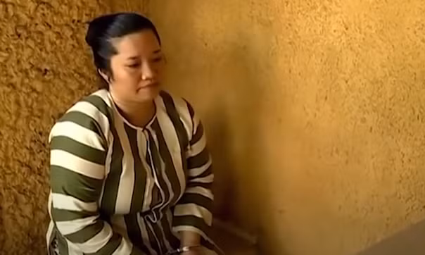 Sợ bị liên lụy, Hường đưa xác bà Hà đi đốt trong nhiều giờ liền. Khi ngọn lửa tắt, thi thể của bà Hà chỉ còn là đống tro tàn, Hường lấy xương của nạn nhân đập vụn đổ ra gốc cây đầu vườn rồi lấy lá cây che lên. Sau đó, Hường lấy chiếc lắc vàng và điện thoại di động của bà Hà đem bán. Tại vườn nhà bà Hường, cơ quan điều tra đã đào và thu giữ được những mẩu xương cốt của bà Hà.