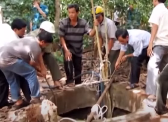 Điều nghi ngờ nhất là trong khu vườn của bà Hường có một cái giếng bỏ hoang. Cơ quan điều tra đã hút nước và cho người xuống tận đáy giếng để kiểm tra. Tuy nhiên không phát hiện điều gì liên quan đến sự mất tích của bà Hà vụ việc lại rơi vào bế tắc.