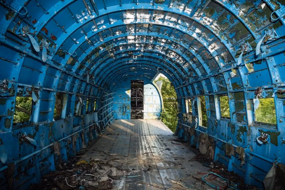 Đây đồng thời là hầm ngầm lớn nhất châu Âu. Nó được hoàn thành bởi chính quyền Nam Tư cũ vào năm 1965 với chi phí khoảng 6 tỷ USD. Ảnh: Spooky.