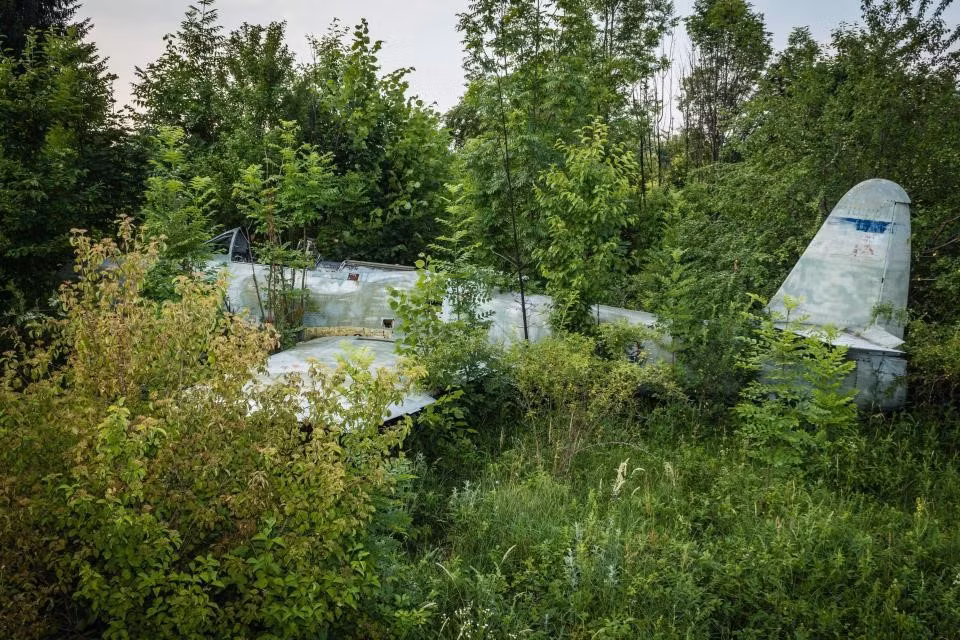  Căn cứ không quân Zeljava nằm sâu trong rừng, giữa biên giới Croatia và Bosnia-Herzegovina. Ảnh: Spooky.