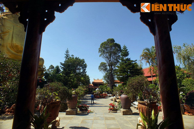 Trong những năm sau đó, các hạng mục mới tiếp tục được xây dựng, thiền viện Vạn Hạnh ngày càng trở nên khang trang, đẹp đẽ và trở thành điểm đến thu hút đông đảo du khách thập phương.