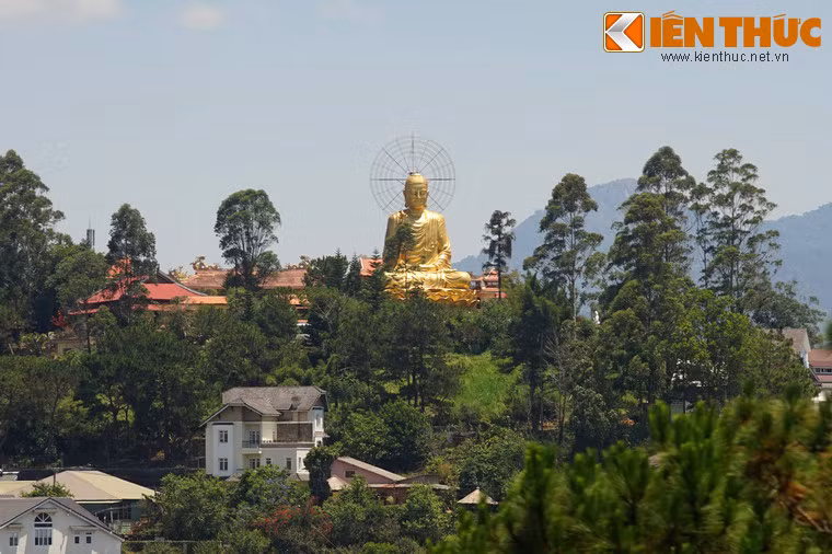 Chiem nguong Thien vien Van Hanh linh thieng bac nhat Viet Nam