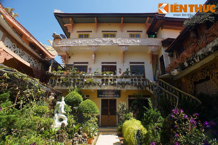 Các công trình đặc sắc khác của thiền viện là nhà bảo tàng văn hóa Phật giáo Việt Nam, bảo tàng cổ vật, nơi lưu giữ nhiều hiện vật quý về Phật giáo Việt Nam cũng như văn hóa Đà Lạt.