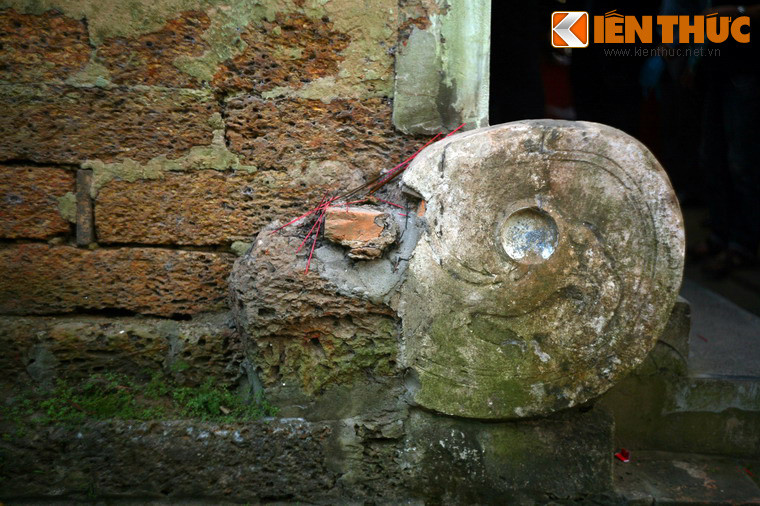 Các bức tường của khu đền cũng được làm từ đá ong.