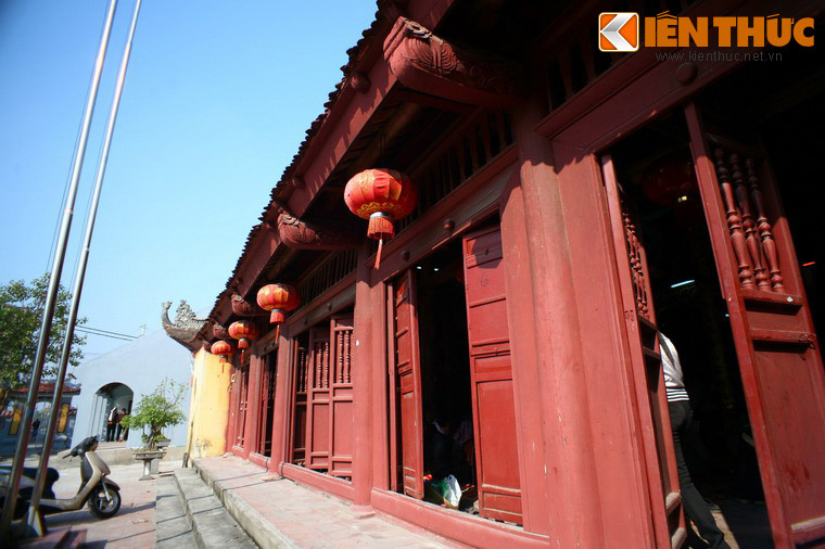 Tương truyền Lý Công Uẩn – tức vua Lý Thái Tổ, người sáng lập triều Lý - lúc còn nhỏ đã từng làm chú tiểu tại chùa.