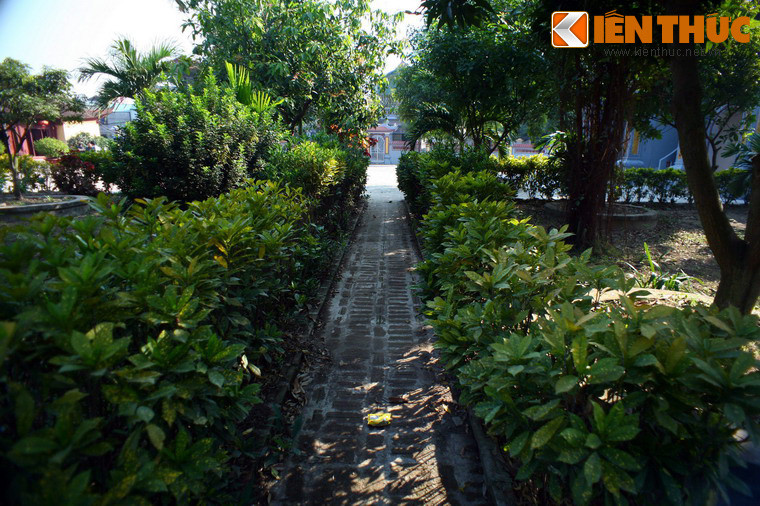 Vào thời nhà Minh xâm lược Việt Nam (1407-1427), chùa bị tàn phá nghiêm trọng.