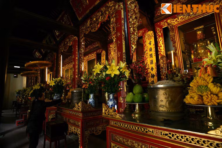 Sau nhà Tiền tế là Cổ Pháp điện gồm 7 gian, rộng 180 m², là nơi đặt ngai thờ, bài vị và tượng của 8 vị vua nhà Lý.