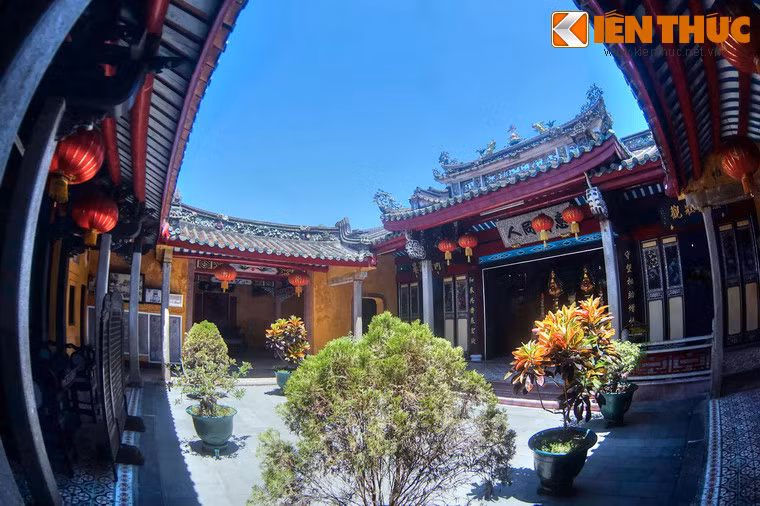 Lễ hội lớn nhất hàng năm của hội quán Triều Châu là dịp Rằm tháng giêng, khi hội quán tổ chức lễ cầu phước và cúng giỗ tiền hiền.